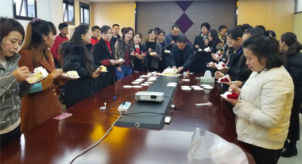 口袋德州官网控股祝全全国女王节日欢乐！