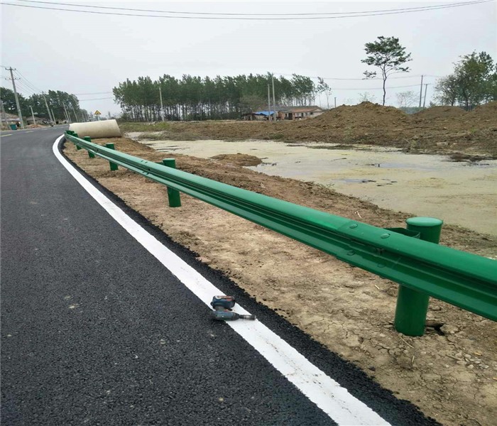 公路护栏的尺度有哪些？