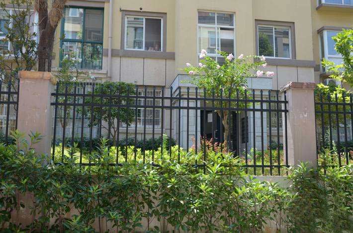 幼区新钢护栏有什么规格特点合用领域蕴含哪些？
